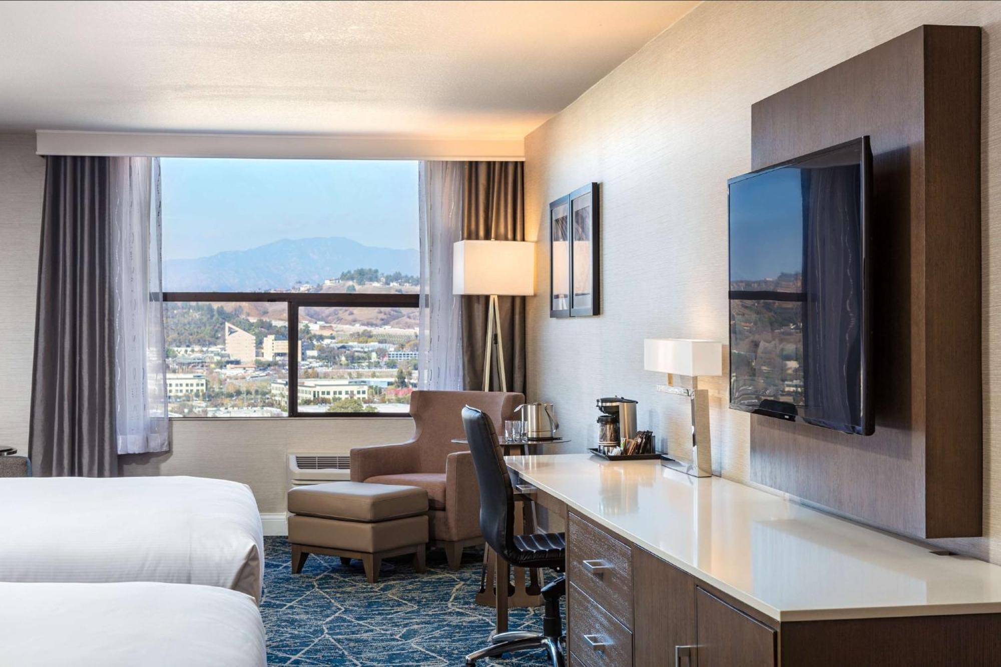 Hotel Doubletree By Hilton Pomona Exteriér fotografie