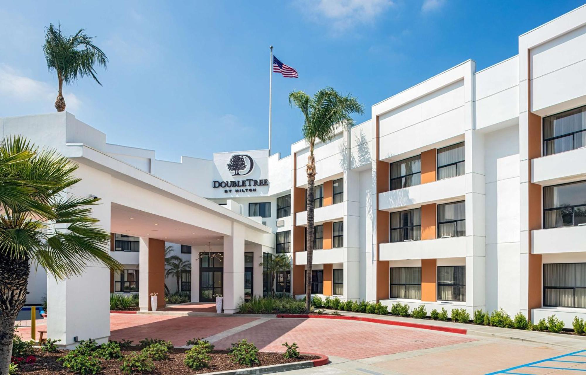 Hotel Doubletree By Hilton Pomona Exteriér fotografie